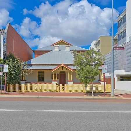 Emu Backpackers Perth - Note - Valid Passport Required For Check In Hostel Luaran gambar
