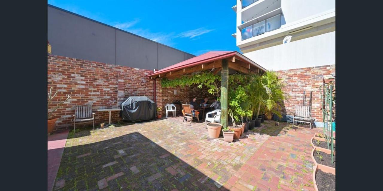 Emu Backpackers Perth - Note - Valid Passport Required For Check In Hostel Luaran gambar